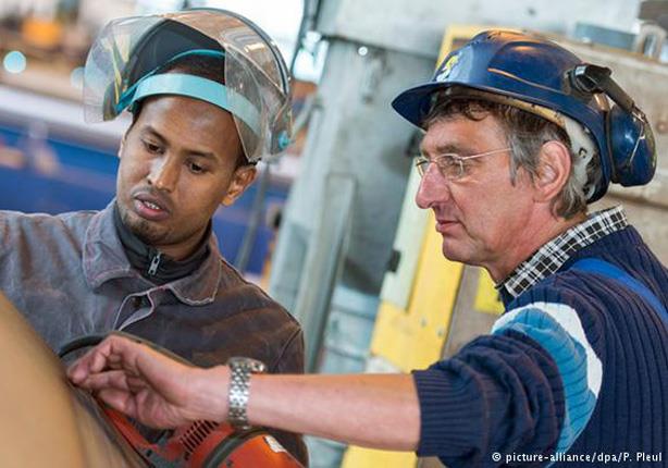 اللاجئون مكسب أم عالة على سوق العمل الألمانية؟