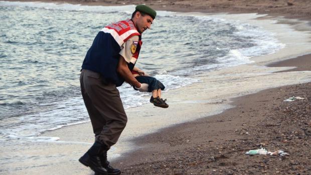 هل ستنهي صورة الطفل السوري الغارق ازمة اللاجئين