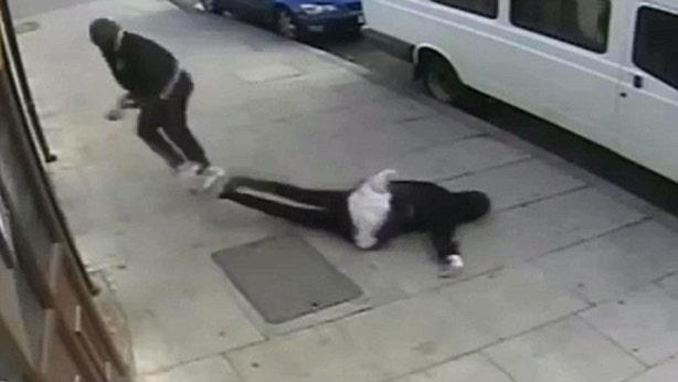 الهجوم على فتاة ترتدي الحجاب بشرق لندن