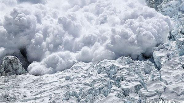 مقتل شخصين جراء الانهيار الجليدي في إيزير