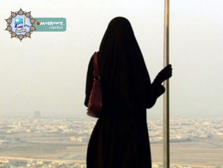 هل يشترط فى لباس المرأة المسلمة الألوان القاتمة؟