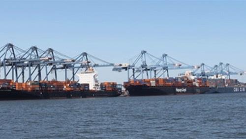 ميناء دمياط يستقبل 10 سفن للحاويات