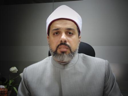 الدكتور أحمد ممدوح مدير إدارة الأبحاث الشرعية