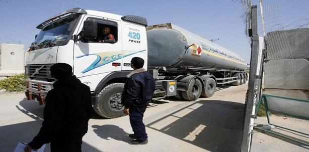 إسرائيل تفتح معبر كرم أبوسالم لضخ محروقات إلى غزة