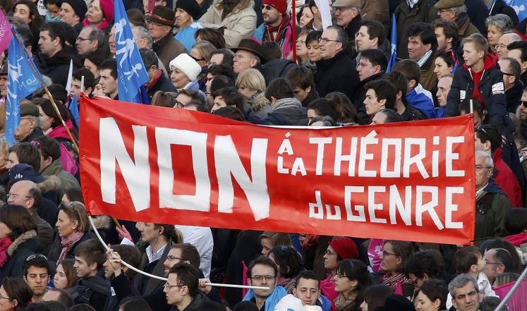 مظاهرة بفرنسا للمطالبة بإلغاء قانون زواج المثليين 