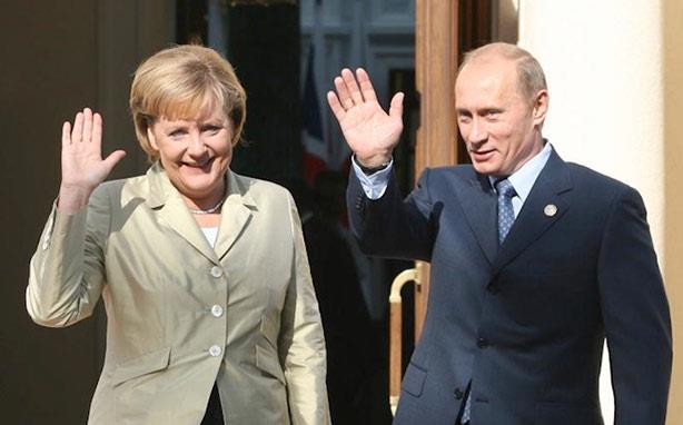 ميركل تستقبل بوتين في برلين