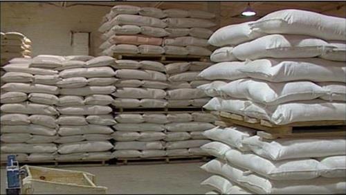 ضبط 20 ألف طن سكر وأرز بالسوق السوداء