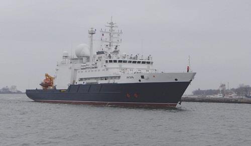 سفن روسية تتعقب كابلات الإنترنت في البحر المتوسط