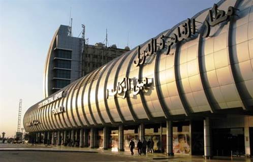 محاولة تهريب 47 جهاز تجسس بمطار القاهرة