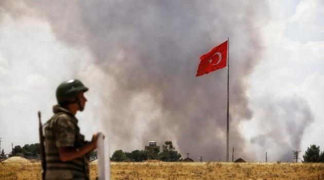صحيفة تركية تقول إن  3 جنود أتراك و6 آخرين أصيبوا 
