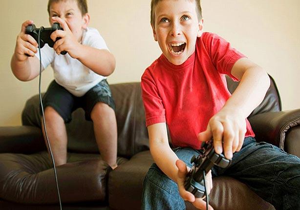 دراسة: اللعب طويلاً بالألعاب الإلكترونية خطر على ا