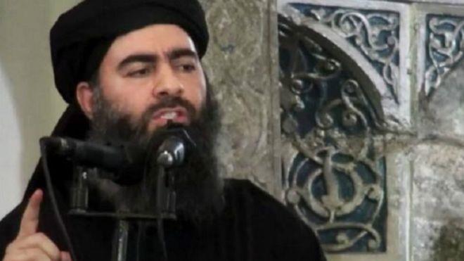 ظهر زعيم التنظيم أبو بكر البغدادي في الموصل في يون