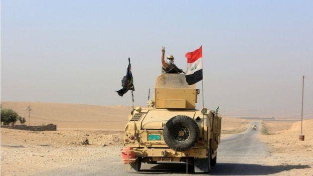 تتقدم القوات العراقية في الموصل ببطء بسبب المقاومة