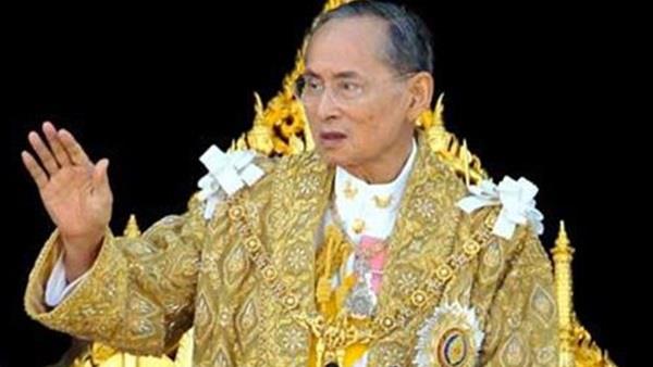 حكومة تايلاند تبدأ في بناء محرقة الملك الراحل