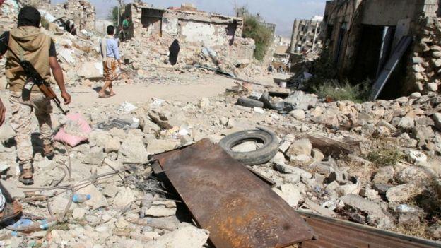 تدور المعارك في اليمن منذ 18 شهرا، وقتل بسببها قرا