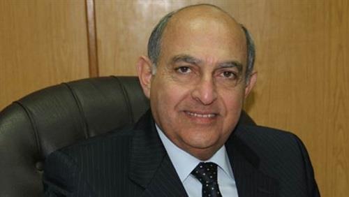 الدكتور عادل عبد العليم رئيس الشركة القابضة للأدوي