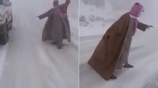  سعودي يتزلج على الثلج