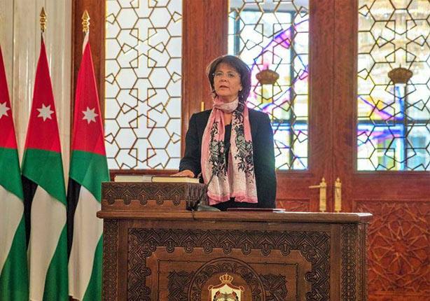 وزيرة السياحة والآثار الأردنية لينا عناب