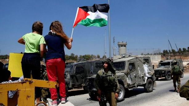  يأمل الفلسطينيون في إنهاء الاحتلال العسكري الإسرا