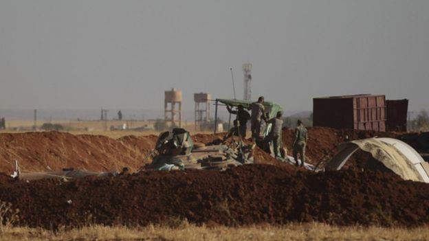 جنود أتراك مشاركون في عملية درع الفرات داخل سوريا