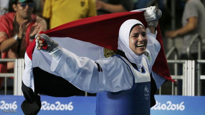 هداية ملاك ترفع علم مصر في الأولمبياد