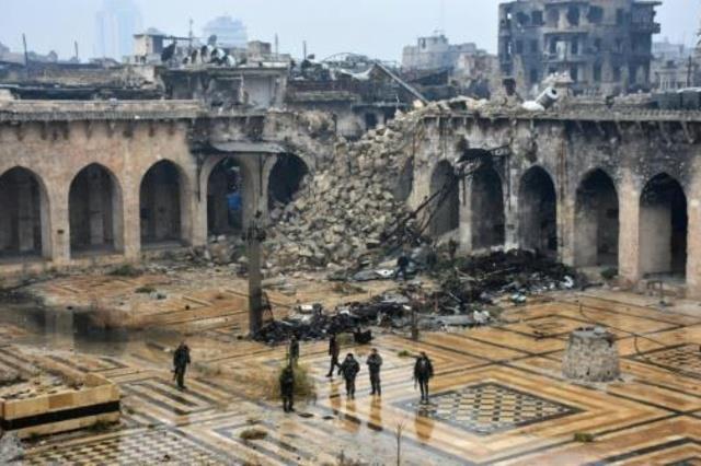 الجيش السوري في الجامع الاموي بحلب الثلاثاء 13 ديس