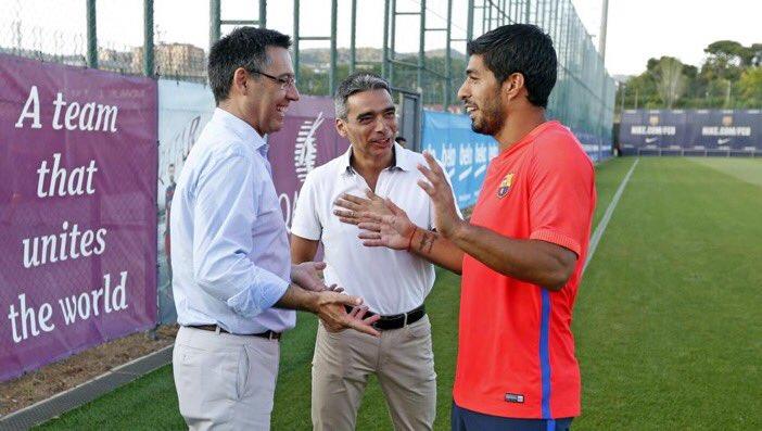 سواريز لاعب فريق برشلونة 