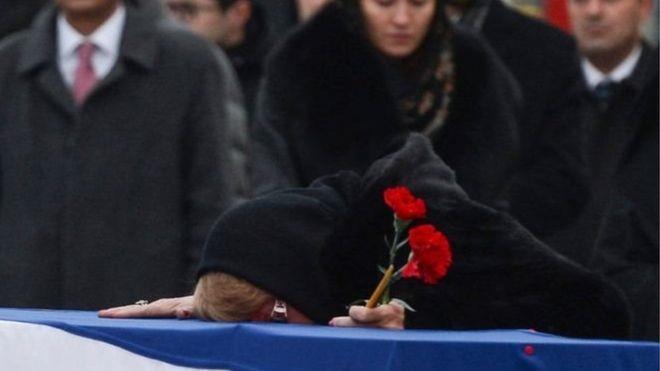 أرملة السفير الروسي كارلوف الذي اغتيل في تركيا تبك