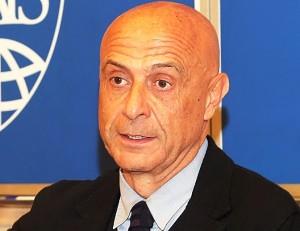 وزيرالداخلية الإيطالي ماركو مينّيتي