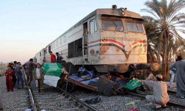 صورة ارشيفية - حادث تصادم قطار وسيارة ميكروباص