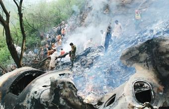 تحطم طائرة ركاب باكستانية في كراتشي