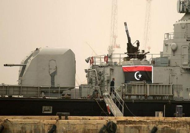 البحرية الليبية تضبط سفينتين اخترقتا المياه الإقلي