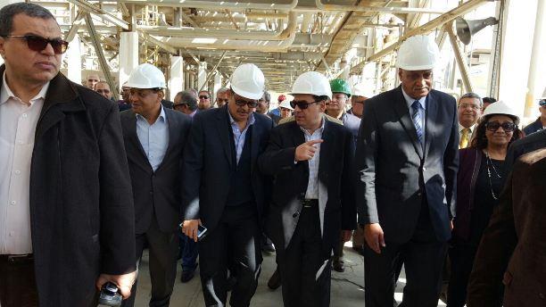وزير البترول يتفقد مشروعات بترولية بمحافظة السويس