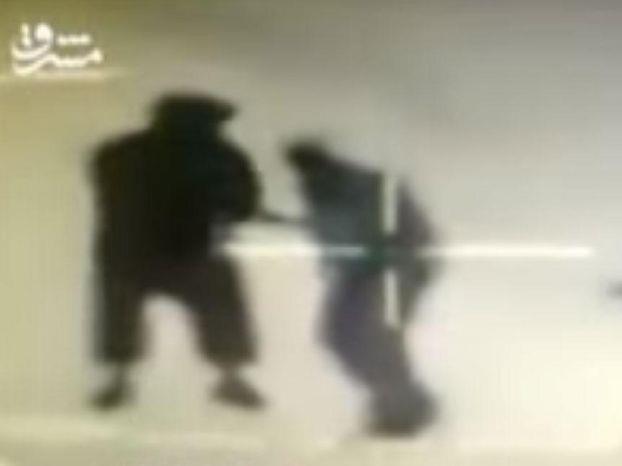 التلفزيون الإيراني يبث مقطعاً لمقاتل من حزب الله م