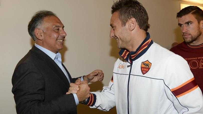 رئيس نادي روما يجتمع مع فرانشيسكو توتي