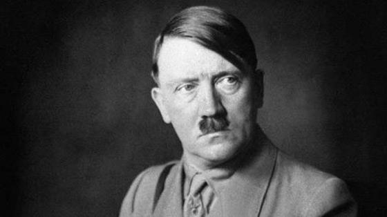 القائد الألماني أدولف هتلر