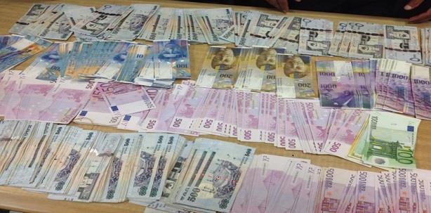 القبض على مصري حاول تهريب أموال إلى المدينة المنور