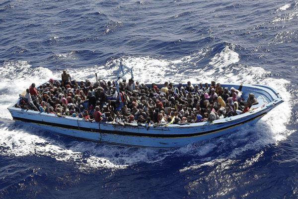 تهريب المهاجرين بحرا