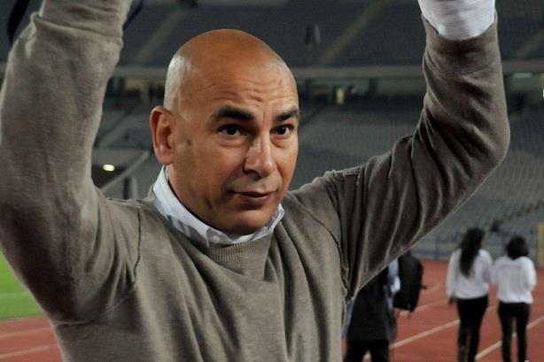 حسام حسن المدير الفني للفريق الأول لكرة القدم بناد