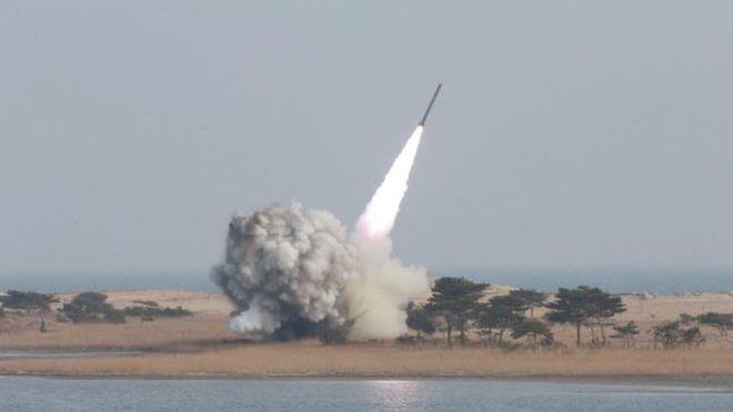 أطلقت كوريا الشمالية صاروخين بالستيين قصيري المدى