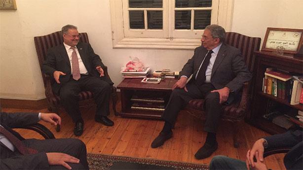 عمرو موسي يلتقي وزير خارجية اليمن