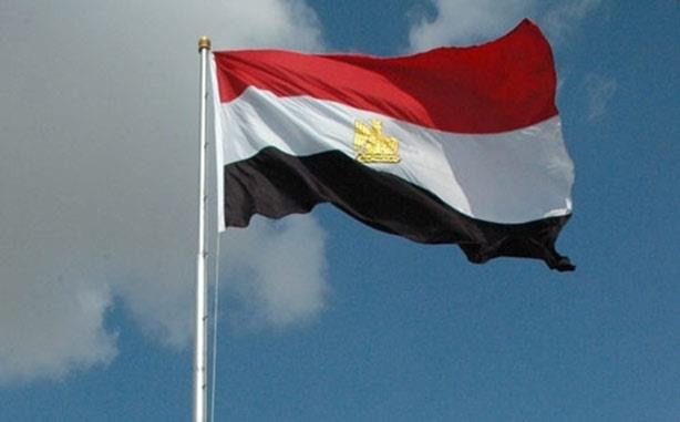 رفع العلم المصري في موقعه التاريخي أعلى مبنى الاتح