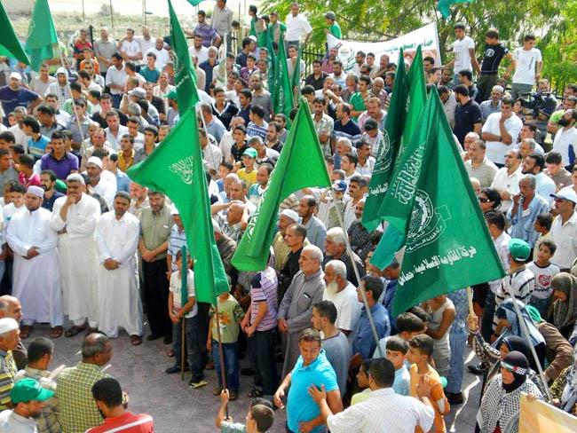 نظمت حركة حماس مسيرة جماهيرية حاشدة