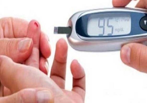 أرشيفية - جهاز قياس نسبة السكر في الدم            