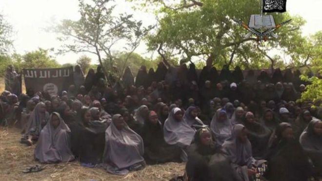 بوكو حرام نشرت صورة في 2014 لمجموعة من الطالبات ال