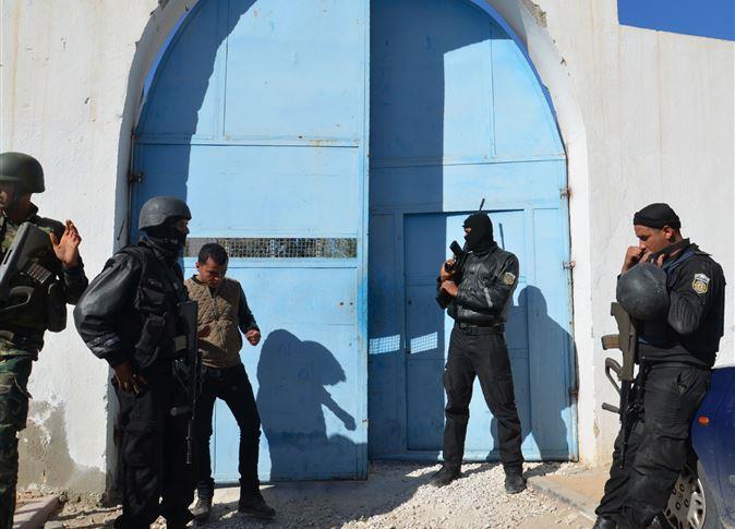 الجيش التونسي يضبط 18 مهاجرا من دول أفريقية حاولوا