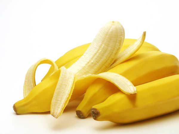 تناول الموز 
