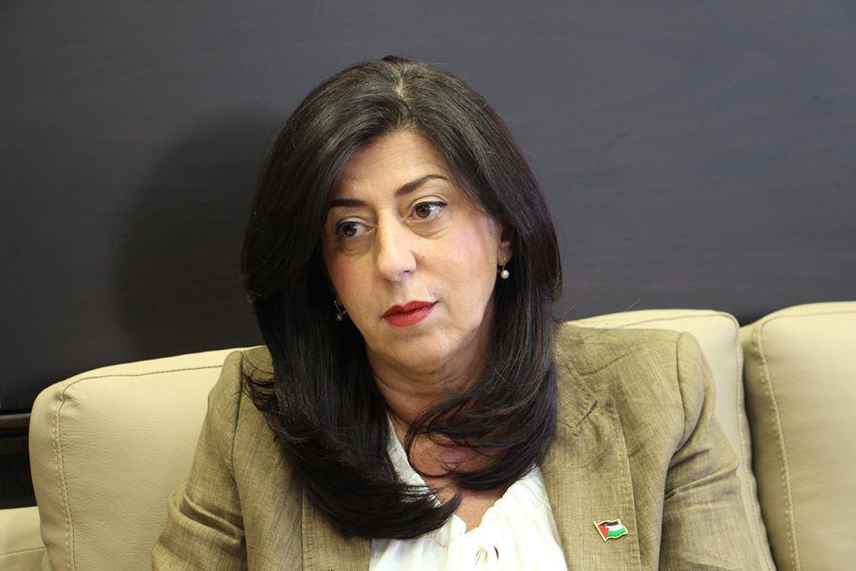 وزيرة الاقتصاد الفلسطينية عبير عودة