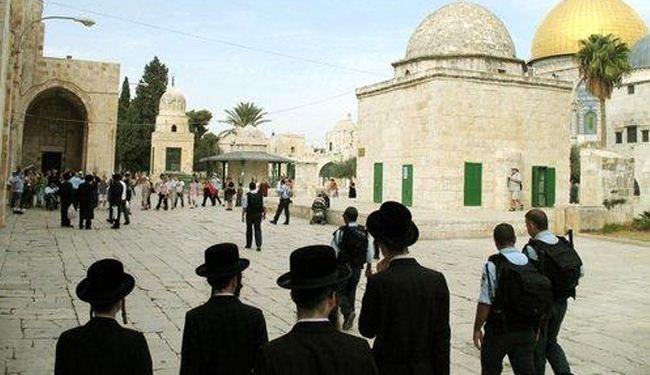 مستوطنون يهود يقتحمون المسجد الأقصى المبارك