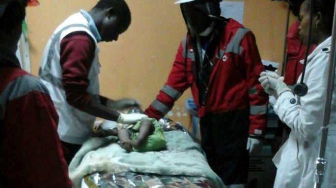 قال الصليب الأحمر الكيني إن المنقذين وجدوا الرضيعة